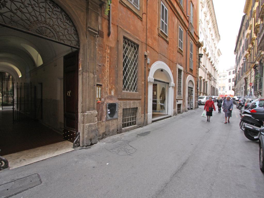 Апартаменты Domus Navona Pantheon Рим Экстерьер фото